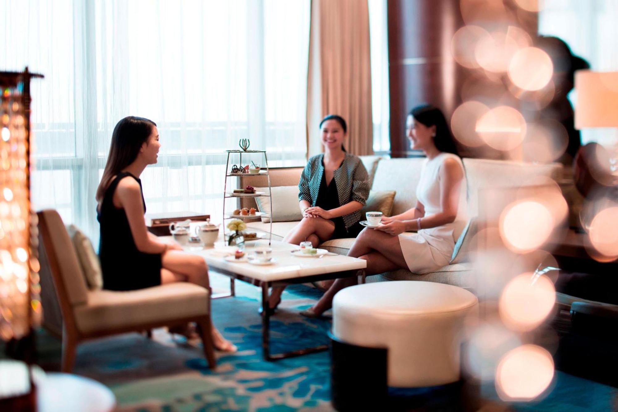 Jw Marriott Hotel Женгжо Екстериор снимка